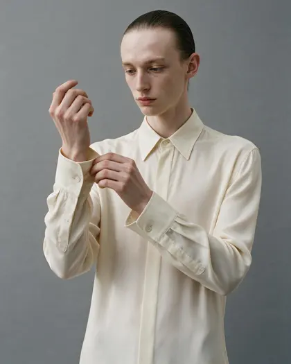 Juan Camilo Suarez — hands at the cuff